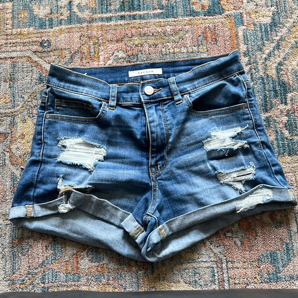 Pacsun Denim Shorts. The Shortie Size 26.like new.